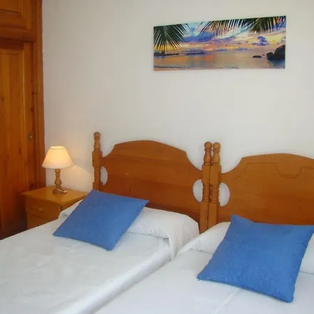 Mara - Semi Detached With Sea Views *